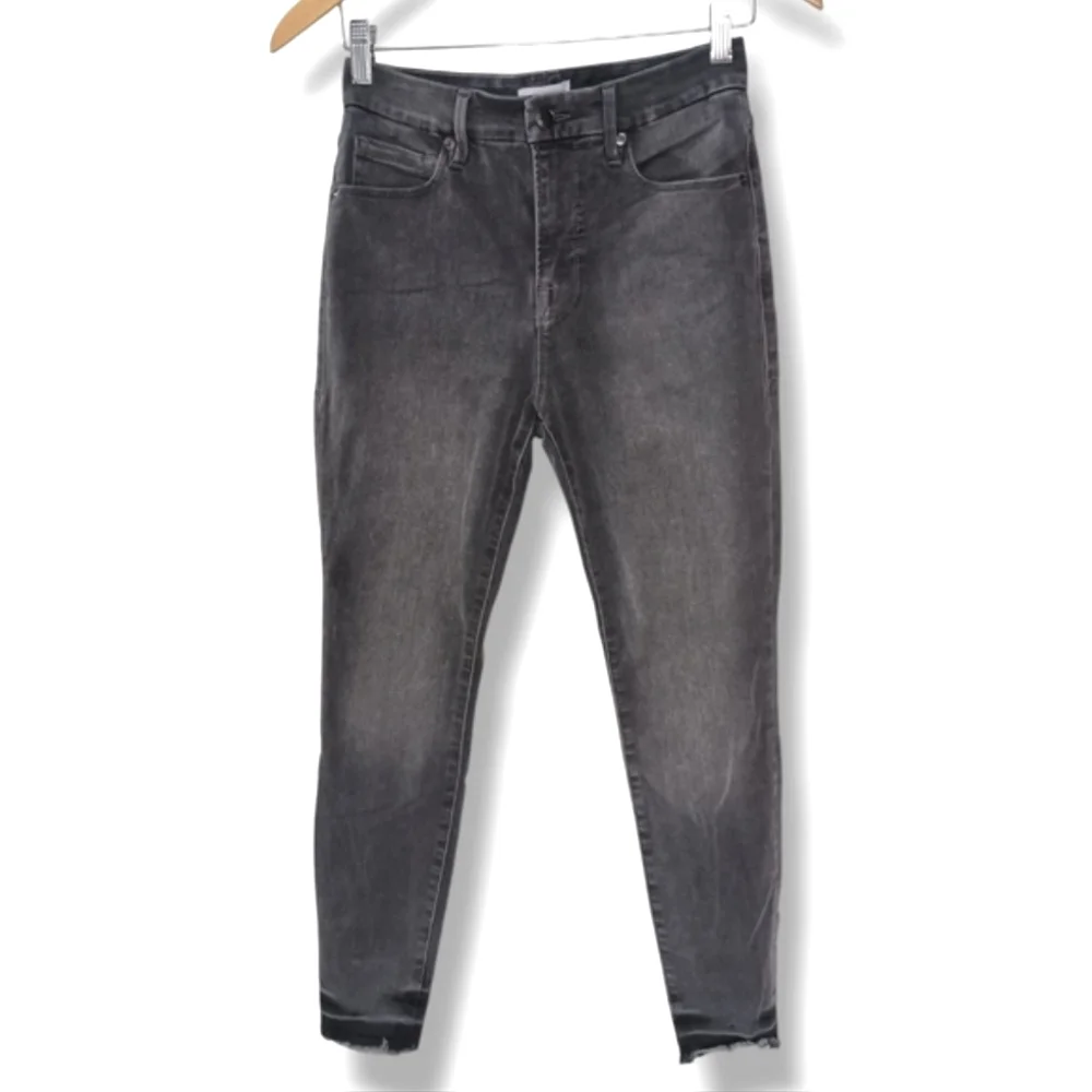 Good American Good Legs Crop Frayed Hem Jeans In Charcoal Size 4/27  $119 - Picture 4 of 8